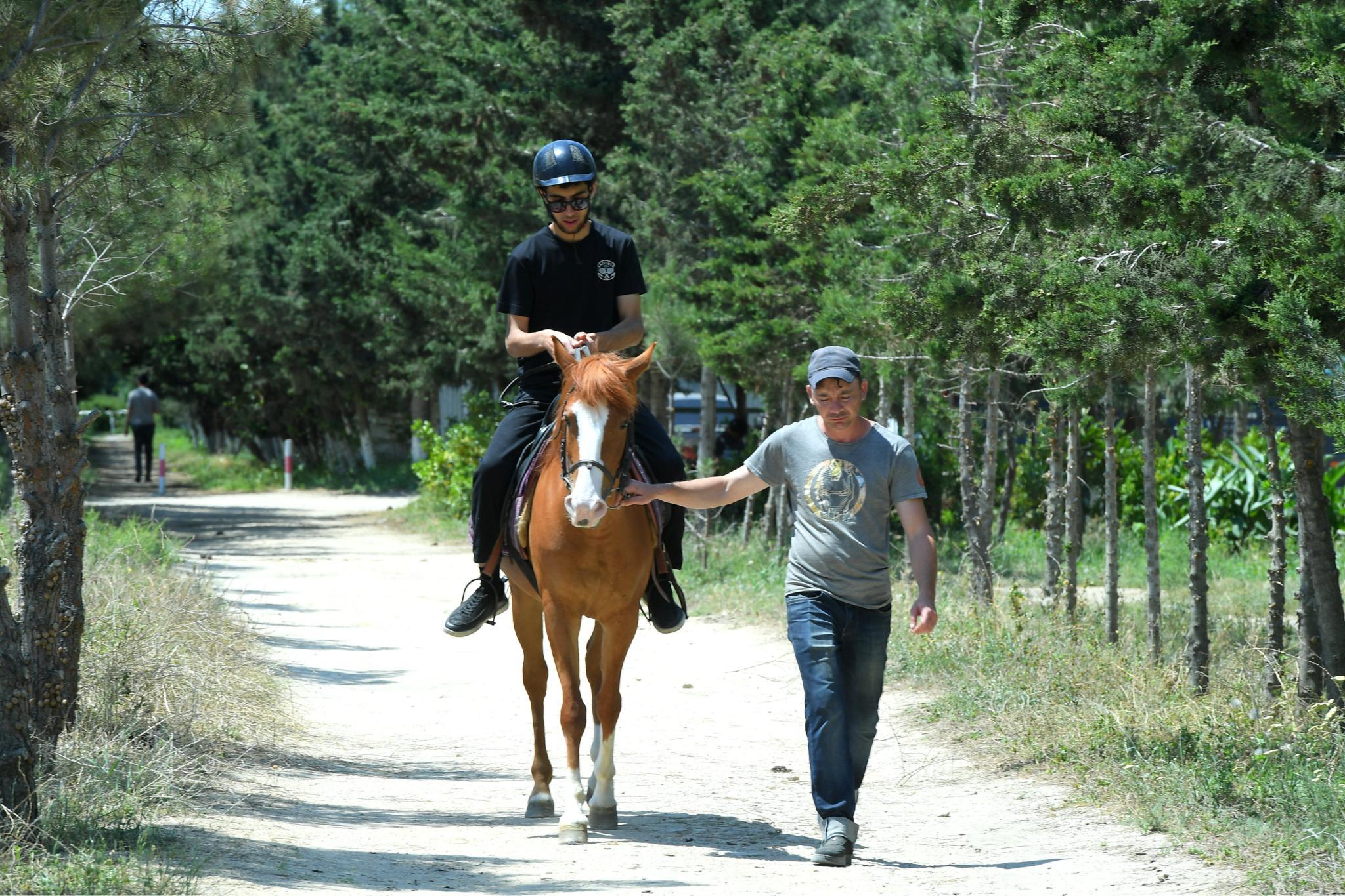 Əlilliyi olan uşaqlar üçün növbəti hippoterapiya tədbirləri təşkil olunub