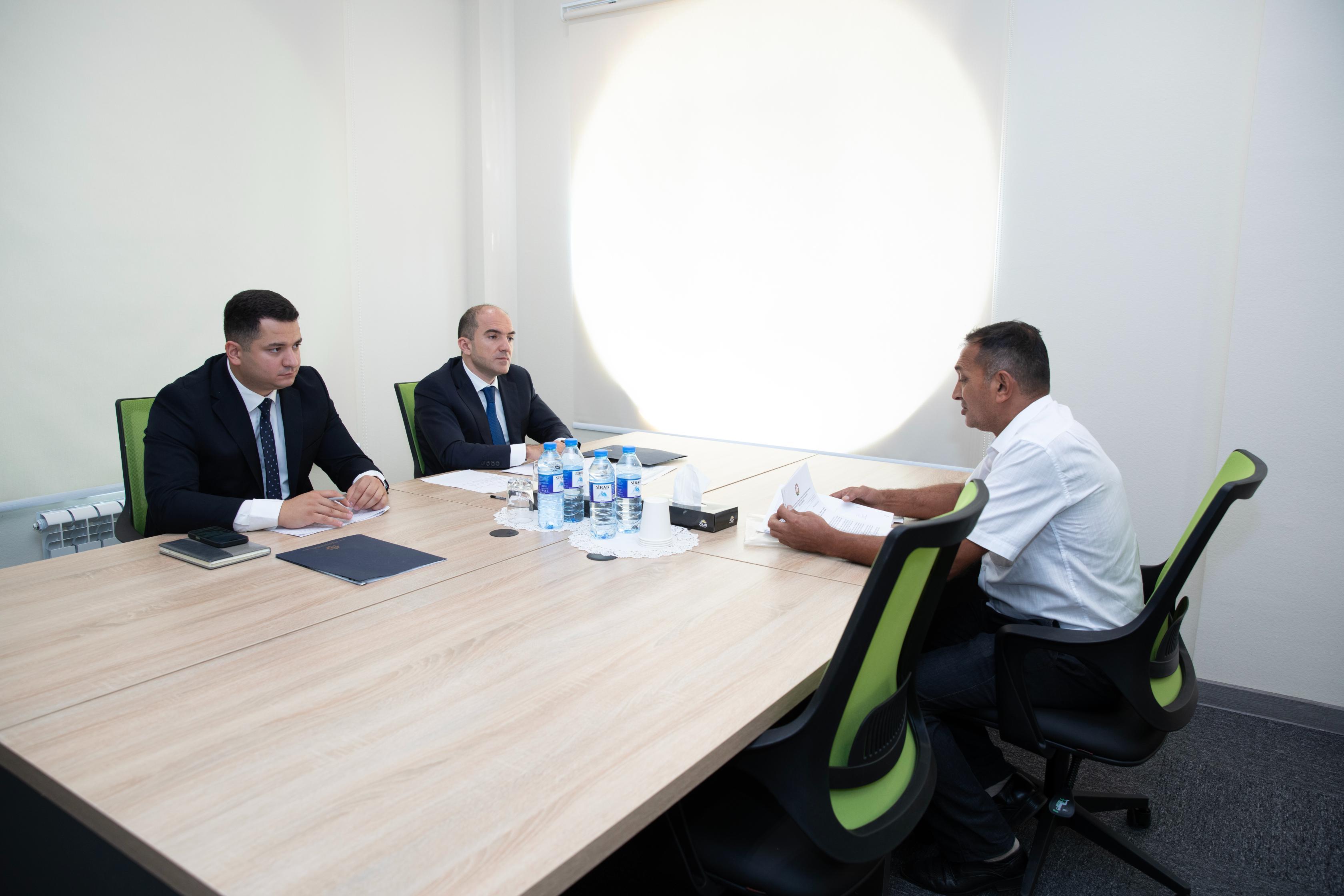 Nazirliyin Aparatının rəhbəri Fuad Musayev İmişli rayonunda vətəndaşları qəbul edib