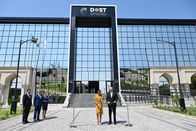 Prezident İlham Əliyev və birinci xanım Mehriban Əliyeva Naxçıvan Regional DOST Mərkəzinin açılışında iştirak ediblər