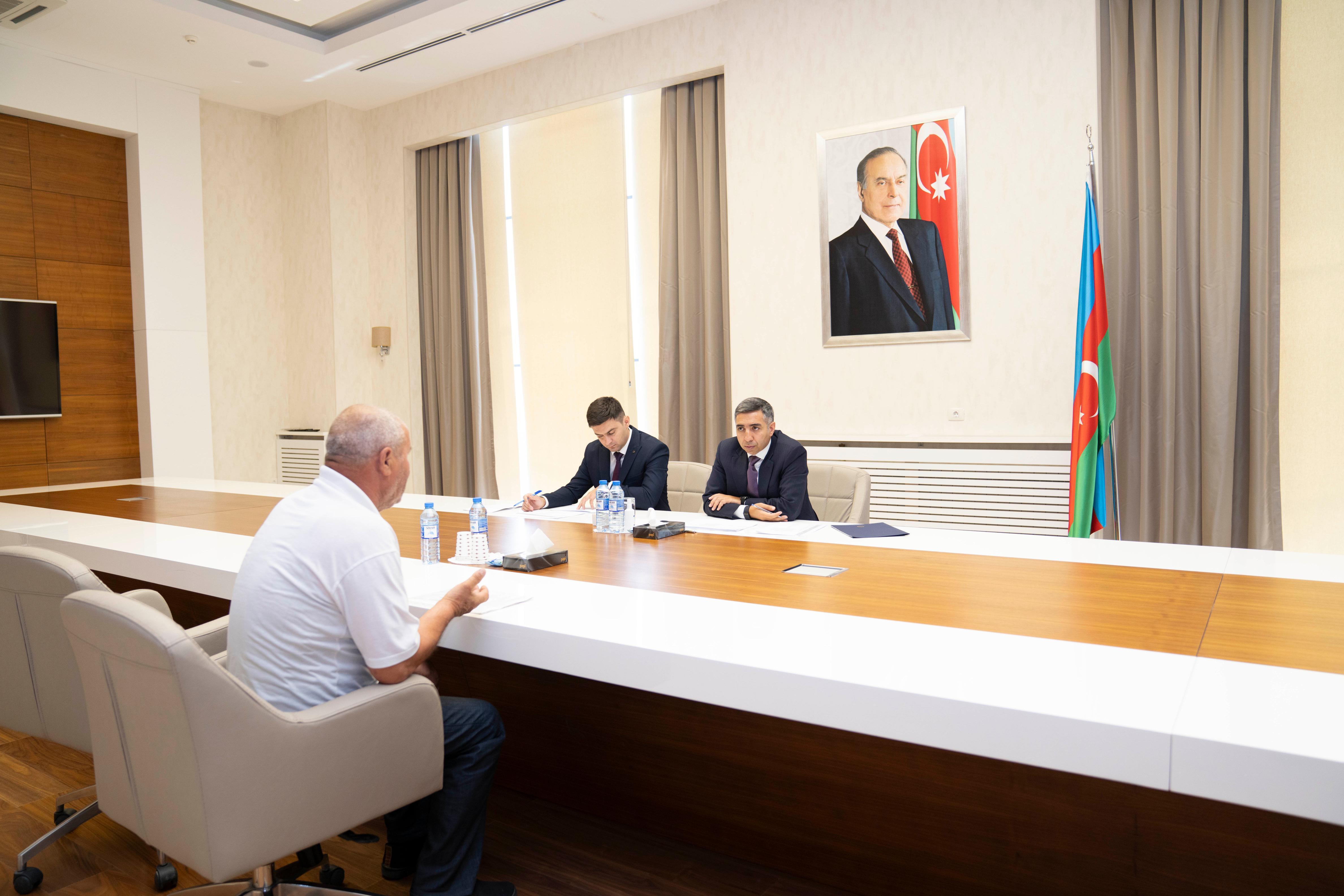 Nazir müavini Zaur Əliyev Xızı rayonunda vətəndaşları qəbul edib